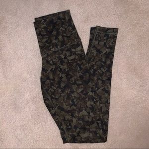 Camo Wunder Under Pant *Roll Down